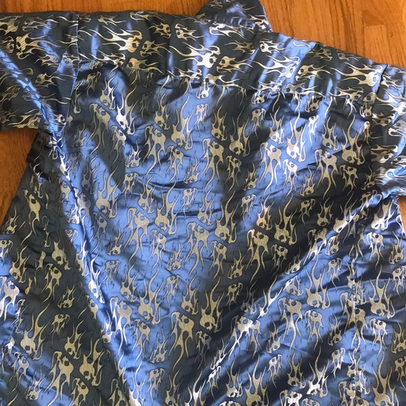 Stylish button down - Picture 3 of 3